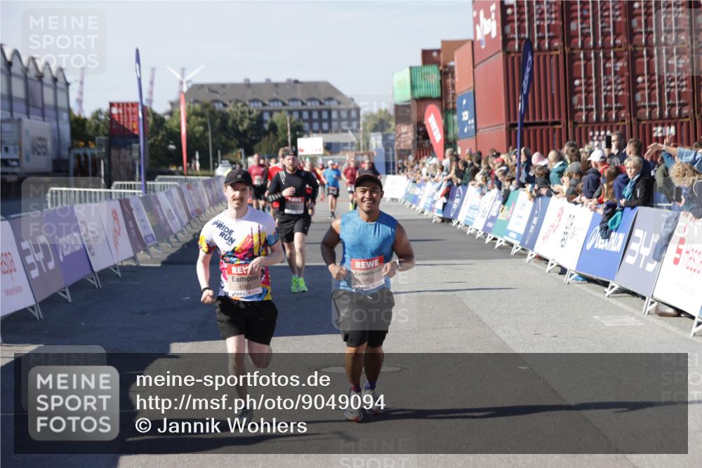 03.10.2025 - Köhlbrandbrückenlauf Jannik Wohlers http://msf.ph/oto/9049094 03.10.2025 13:07:37 Ziel 4113, 4165, 4254, 4263, 4288, 4375, 4636, 6744, 6800 meine-sportfotos.de