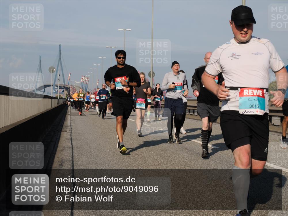 03.10.2025 - Köhlbrandbrückenlauf Fabian Wolf http://msf.ph/oto/9049096 03.10.2025 10:00:50 Position 3 215, 1743, 3815 meine-sportfotos.de