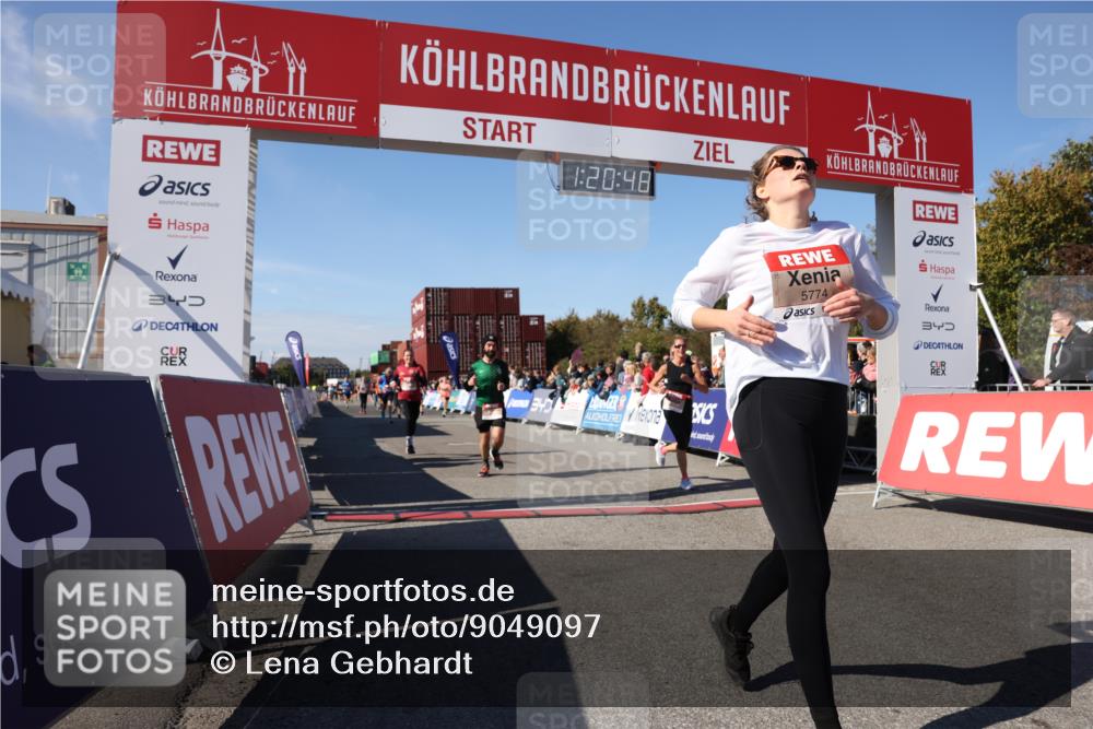 03.10.2025 - Köhlbrandbrückenlauf Lena Gebhardt http://msf.ph/oto/9049097 03.10.2025 13:20:49 Ziel 4476, 4646, 4709, 4915, 4916, 5006, 5084, 5480, 5488, 5774, 5918, 5920, 6703 meine-sportfotos.de
