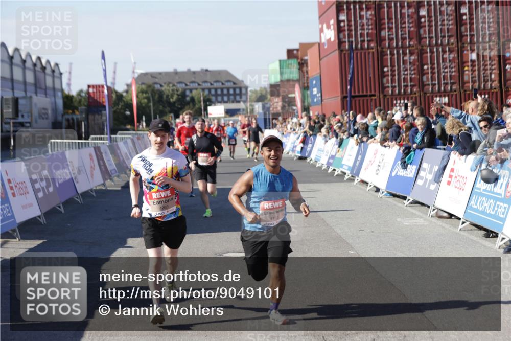 03.10.2025 - Köhlbrandbrückenlauf Jannik Wohlers http://msf.ph/oto/9049101 03.10.2025 13:07:38 Ziel 4113, 4165, 4254, 4263, 4375, 4636, 6744, 6800 meine-sportfotos.de