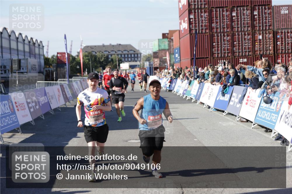 03.10.2025 - Köhlbrandbrückenlauf Jannik Wohlers http://msf.ph/oto/9049106 03.10.2025 13:07:38 Ziel 4113, 4165, 4254, 4263, 4375, 4636, 6744, 6800 meine-sportfotos.de