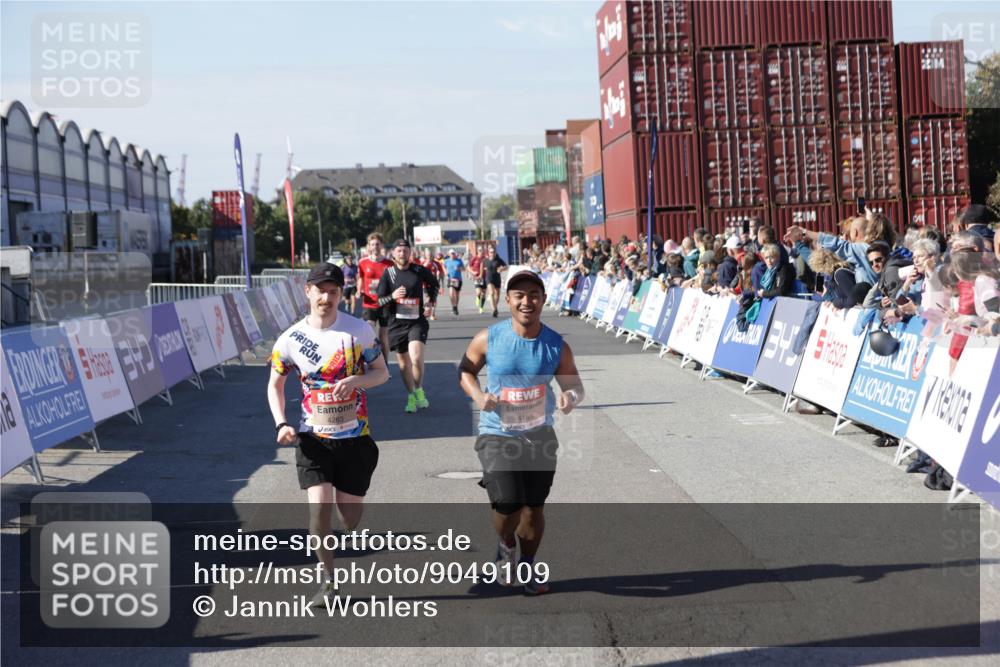 03.10.2025 - Köhlbrandbrückenlauf Jannik Wohlers http://msf.ph/oto/9049109 03.10.2025 13:07:38 Ziel 4113, 4165, 4254, 4263, 4375, 4636, 6744, 6800 meine-sportfotos.de