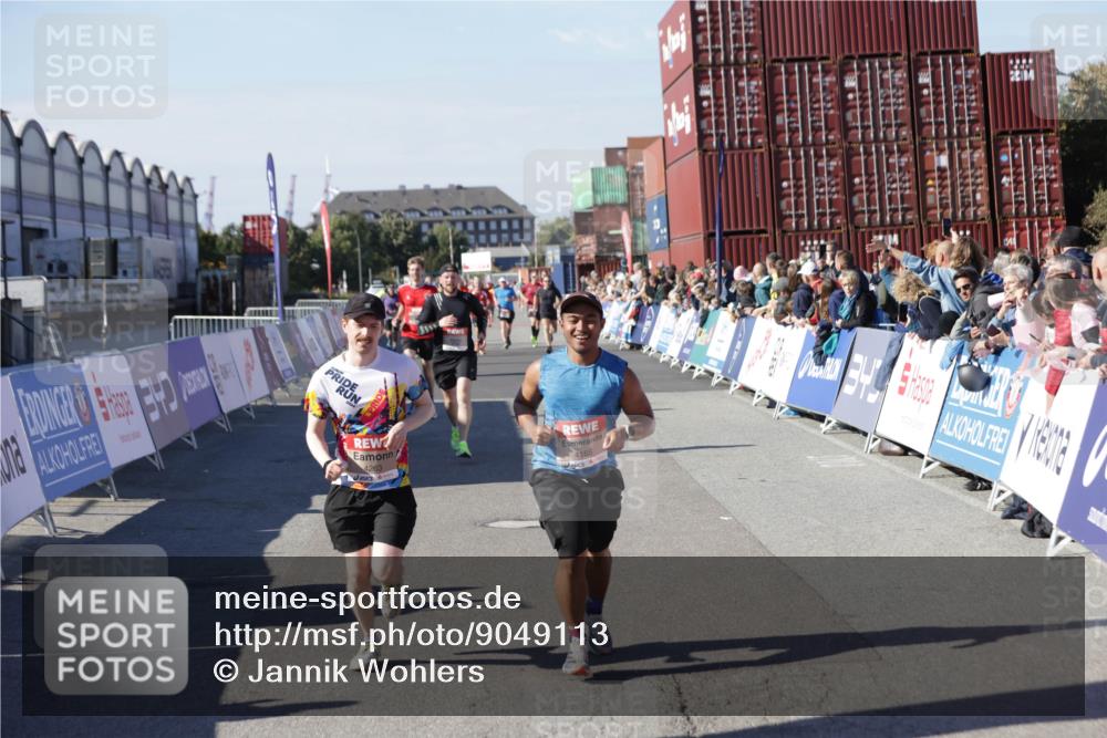 03.10.2025 - Köhlbrandbrückenlauf Jannik Wohlers http://msf.ph/oto/9049113 03.10.2025 13:07:38 Ziel 4113, 4165, 4254, 4263, 4375, 4636, 6744, 6800 meine-sportfotos.de