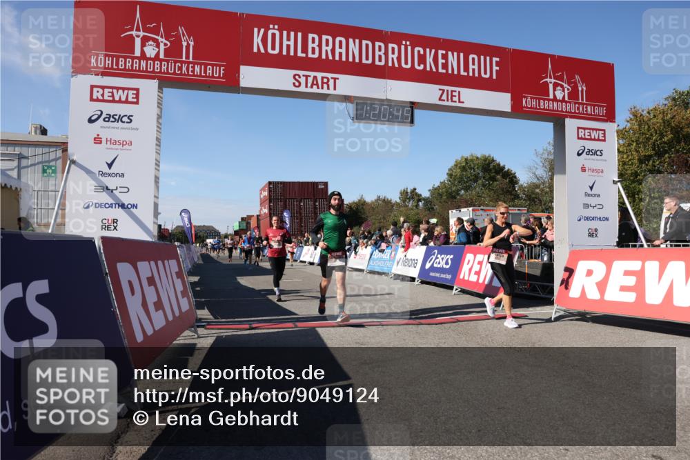 03.10.2025 - Köhlbrandbrückenlauf Lena Gebhardt http://msf.ph/oto/9049124 03.10.2025 13:20:49 Ziel 4476, 4646, 4709, 4915, 4916, 5006, 5084, 5480, 5488, 5774, 5918, 5920, 6703 meine-sportfotos.de