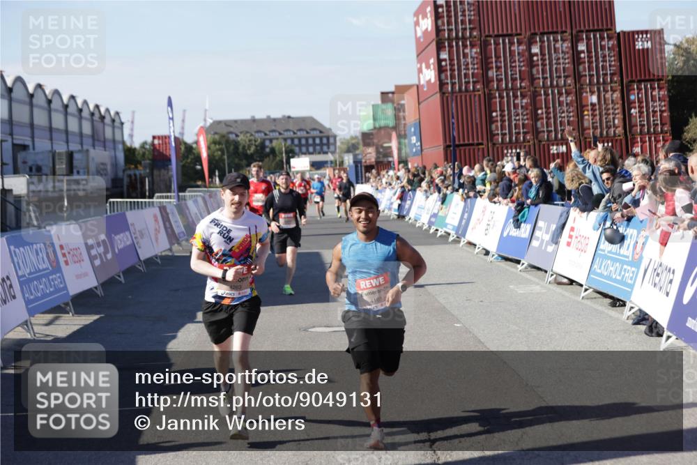 03.10.2025 - Köhlbrandbrückenlauf Jannik Wohlers http://msf.ph/oto/9049131 03.10.2025 13:07:38 Ziel 4113, 4165, 4254, 4263, 4375, 4636, 6744, 6800 meine-sportfotos.de