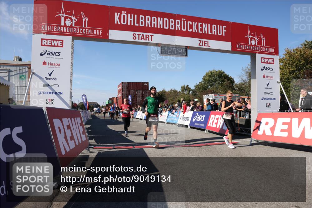 03.10.2025 - Köhlbrandbrückenlauf Lena Gebhardt http://msf.ph/oto/9049134 03.10.2025 13:20:49 Ziel 4476, 4646, 4709, 4915, 4916, 5006, 5084, 5480, 5488, 5774, 5918, 5920, 6703 meine-sportfotos.de
