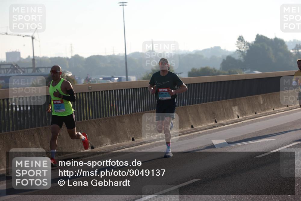 03.10.2025 - Köhlbrandbrückenlauf Lena Gebhardt http://msf.ph/oto/9049137 03.10.2025 09:12:05 Position 1 3807, 1008 meine-sportfotos.de