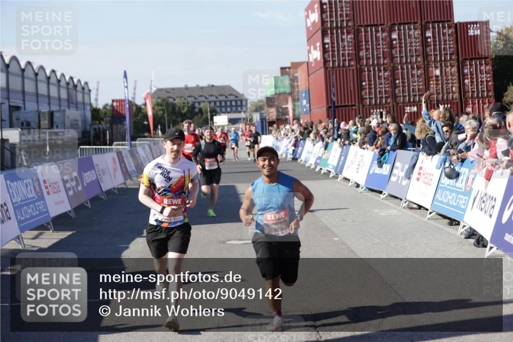 03.10.2025 - Köhlbrandbrückenlauf Jannik Wohlers http://msf.ph/oto/9049142 03.10.2025 13:07:38 Ziel 4113, 4165, 4254, 4263, 4375, 4636, 6744, 6800 meine-sportfotos.de