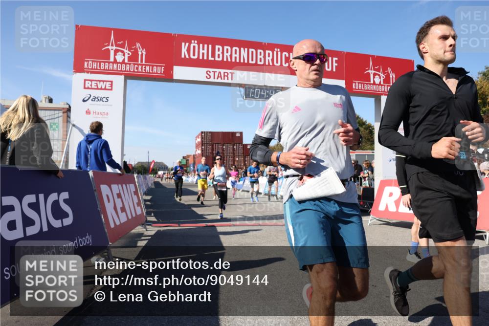 03.10.2025 - Köhlbrandbrückenlauf Lena Gebhardt http://msf.ph/oto/9049144 03.10.2025 13:04:47 Ziel 4022, 4061, 4236, 4246, 4247, 4303, 4449, 4724, 4831, 5849, 5948, 5968, 6268, 6470, 6716 meine-sportfotos.de