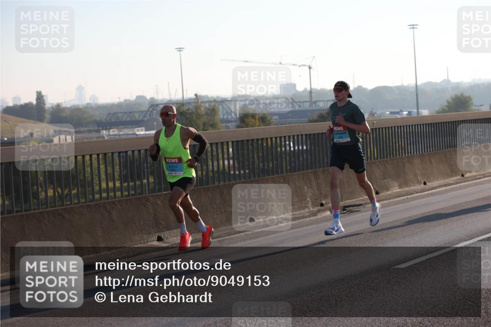 03.10.2025 - Köhlbrandbrückenlauf Lena Gebhardt http://msf.ph/oto/9049153 03.10.2025 09:12:06 Position 1  meine-sportfotos.de