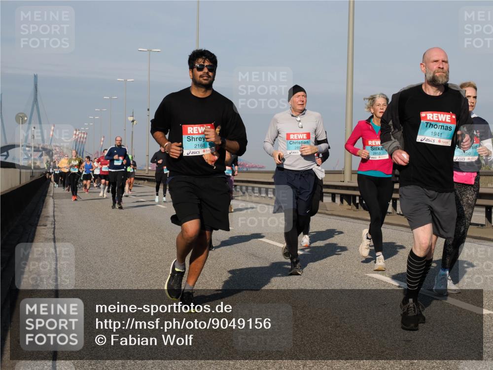 03.10.2025 - Köhlbrandbrückenlauf Fabian Wolf http://msf.ph/oto/9049156 03.10.2025 10:00:52 Position 3 2168, 2853, 1941, 3150 meine-sportfotos.de