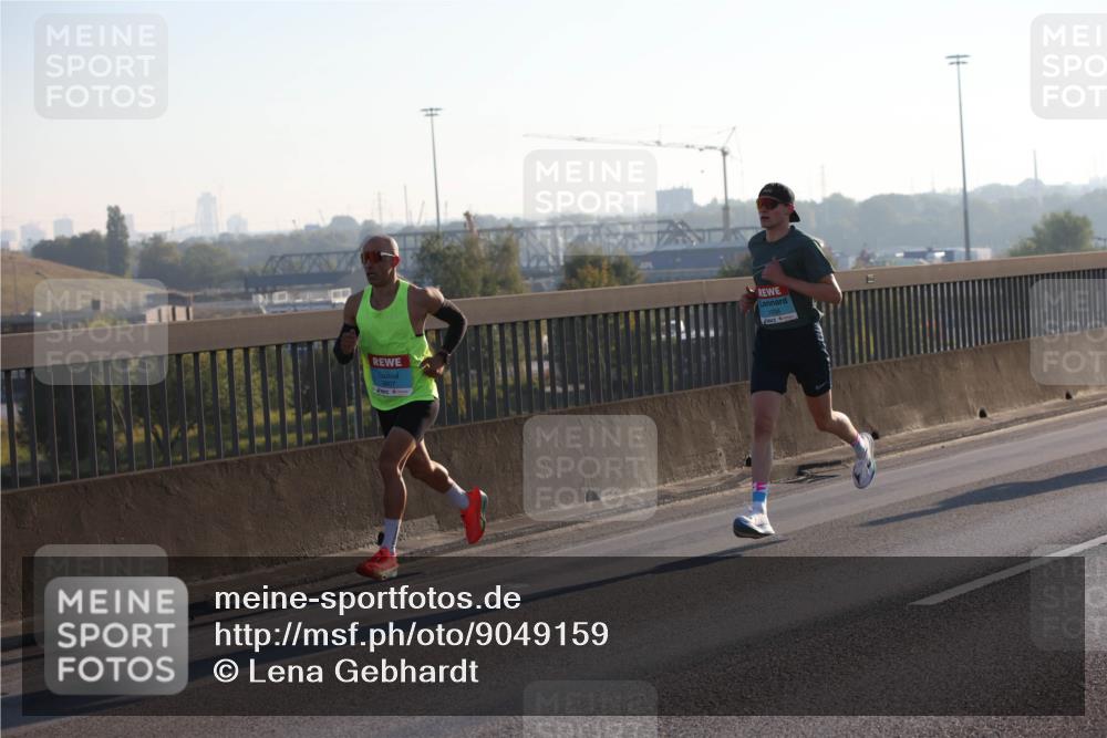 03.10.2025 - Köhlbrandbrückenlauf Lena Gebhardt http://msf.ph/oto/9049159 03.10.2025 09:12:06 Position 1 1008 meine-sportfotos.de