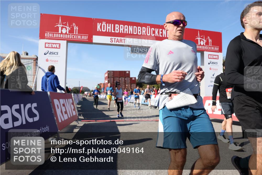 03.10.2025 - Köhlbrandbrückenlauf Lena Gebhardt http://msf.ph/oto/9049164 03.10.2025 13:04:47 Ziel 4022, 4061, 4236, 4246, 4247, 4303, 4449, 4724, 4831, 5849, 5948, 5968, 6268, 6470, 6716 meine-sportfotos.de