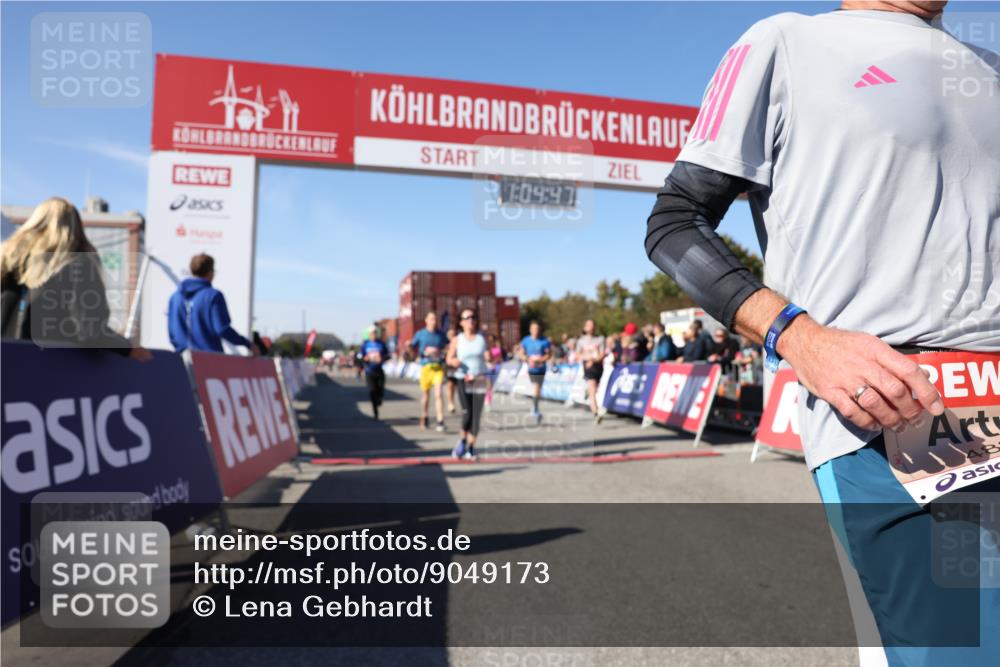 03.10.2025 - Köhlbrandbrückenlauf Lena Gebhardt http://msf.ph/oto/9049173 03.10.2025 13:04:48 Ziel 4022, 4061, 4236, 4246, 4247, 4303, 4449, 4724, 4831, 5849, 5948, 5968, 6268, 6470, 6716 meine-sportfotos.de