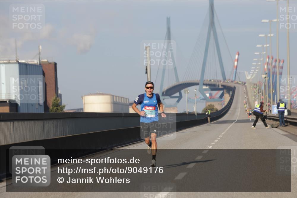 03.10.2025 - Köhlbrandbrückenlauf Jannik Wohlers http://msf.ph/oto/9049176 03.10.2025 09:33:40 Position 3 3247 meine-sportfotos.de
