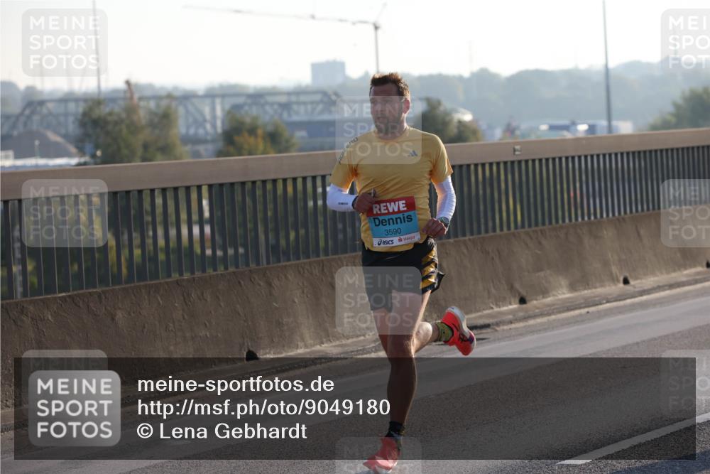 03.10.2025 - Köhlbrandbrückenlauf Lena Gebhardt http://msf.ph/oto/9049180 03.10.2025 09:12:08 Position 1 3590 meine-sportfotos.de