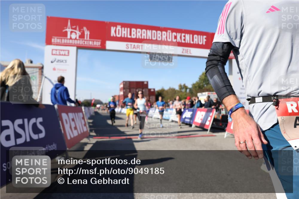 03.10.2025 - Köhlbrandbrückenlauf Lena Gebhardt http://msf.ph/oto/9049185 03.10.2025 13:04:48 Ziel 4022, 4061, 4236, 4246, 4247, 4303, 4449, 4724, 4831, 5849, 5948, 5968, 6268, 6470, 6716 meine-sportfotos.de
