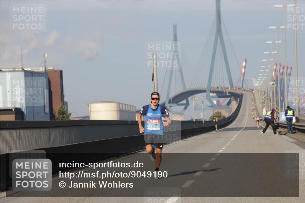 03.10.2025 - Köhlbrandbrückenlauf Jannik Wohlers http://msf.ph/oto/9049190 03.10.2025 09:33:40 Position 3 3247 meine-sportfotos.de