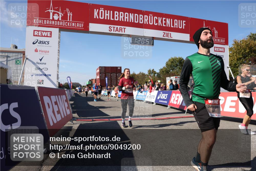 03.10.2025 - Köhlbrandbrückenlauf Lena Gebhardt http://msf.ph/oto/9049200 03.10.2025 13:20:51 Ziel 4476, 4646, 4709, 4915, 4916, 5006, 5084, 5130, 5169, 5480, 5488, 5501, 5774, 5918, 5920, 6703, 6780 meine-sportfotos.de