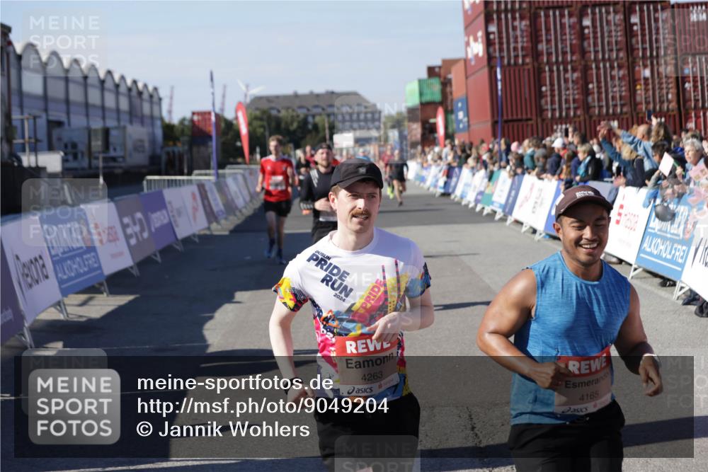 03.10.2025 - Köhlbrandbrückenlauf Jannik Wohlers http://msf.ph/oto/9049204 03.10.2025 13:07:39 Ziel 4113, 4165, 4254, 4263, 4375, 4636, 6744, 6800 meine-sportfotos.de