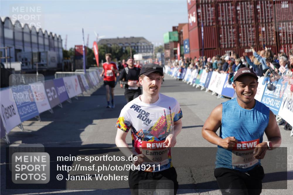 03.10.2025 - Köhlbrandbrückenlauf Jannik Wohlers http://msf.ph/oto/9049211 03.10.2025 13:07:39 Ziel 4113, 4165, 4254, 4263, 4375, 4636, 6744, 6800 meine-sportfotos.de