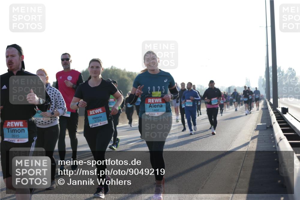 03.10.2025 - Köhlbrandbrückenlauf Jannik Wohlers http://msf.ph/oto/9049219 03.10.2025 09:18:20 Position 3 3724, 3515, 2025, 1460 meine-sportfotos.de