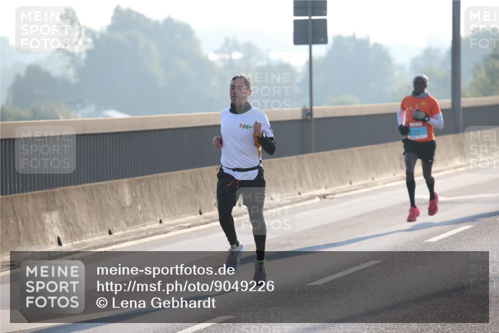 03.10.2025 - Köhlbrandbrückenlauf Lena Gebhardt http://msf.ph/oto/9049226 03.10.2025 09:12:12 Position 1  meine-sportfotos.de