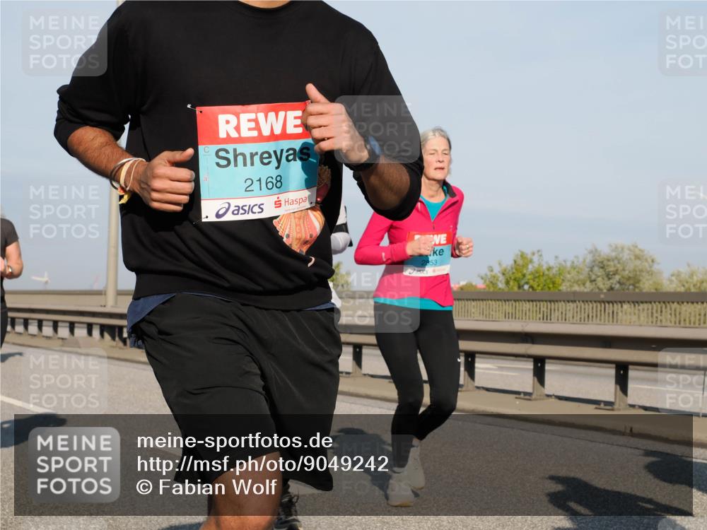 03.10.2025 - Köhlbrandbrückenlauf Fabian Wolf http://msf.ph/oto/9049242 03.10.2025 10:00:53 Position 3 2168, 2853 meine-sportfotos.de
