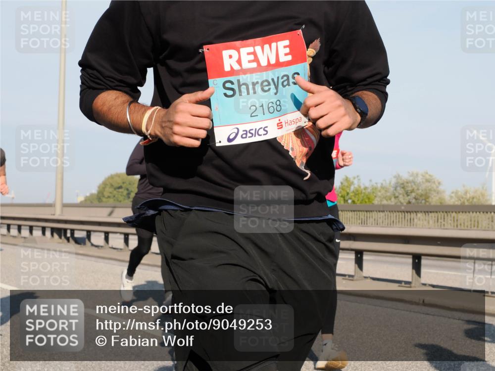 03.10.2025 - Köhlbrandbrückenlauf Fabian Wolf http://msf.ph/oto/9049253 03.10.2025 10:00:53 Position 3 2168 meine-sportfotos.de