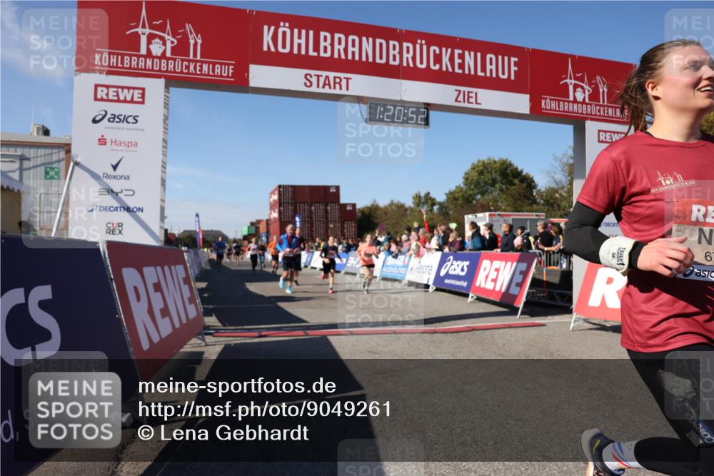03.10.2025 - Köhlbrandbrückenlauf Lena Gebhardt http://msf.ph/oto/9049261 03.10.2025 13:20:53 Ziel 4646, 4709, 4915, 4916, 5006, 5084, 5130, 5156, 5169, 5377, 5480, 5488, 5501, 5774, 5918, 5920, 6703, 6780 meine-sportfotos.de
