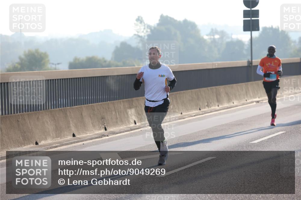 03.10.2025 - Köhlbrandbrückenlauf Lena Gebhardt http://msf.ph/oto/9049269 03.10.2025 09:12:13 Position 1  meine-sportfotos.de