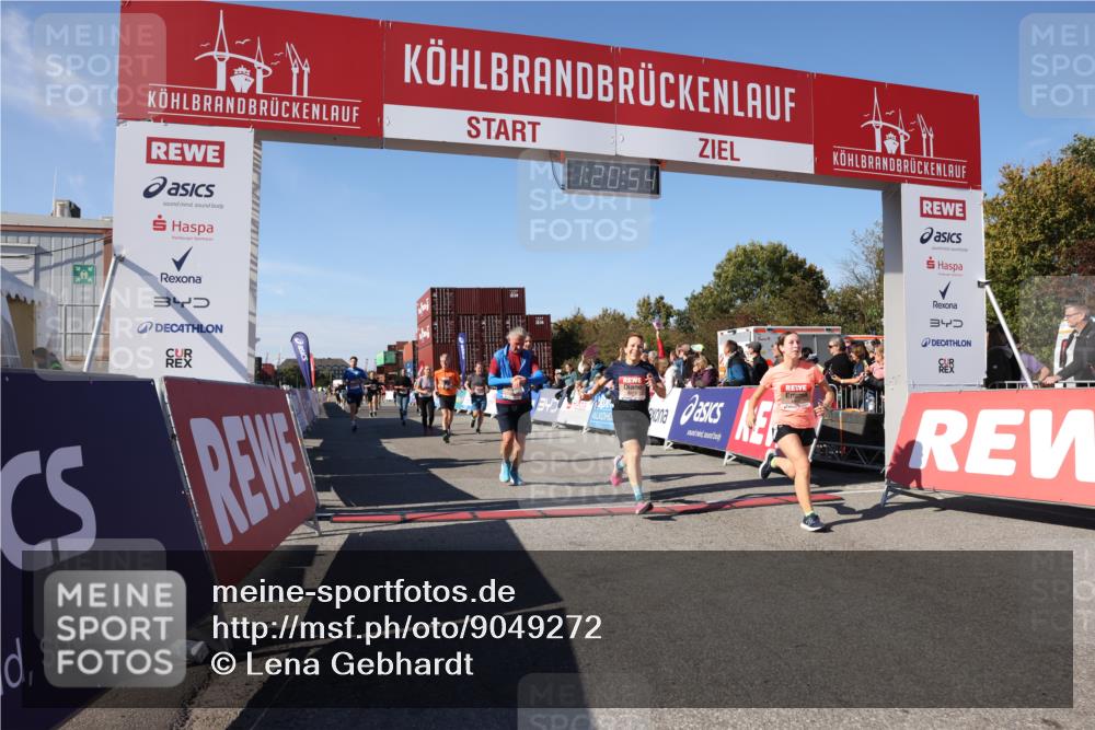 03.10.2025 - Köhlbrandbrückenlauf Lena Gebhardt http://msf.ph/oto/9049272 03.10.2025 13:20:54 Ziel 4646, 4709, 4915, 4916, 5006, 5084, 5130, 5156, 5169, 5377, 5480, 5488, 5501, 5774, 5920, 6703, 6780 meine-sportfotos.de