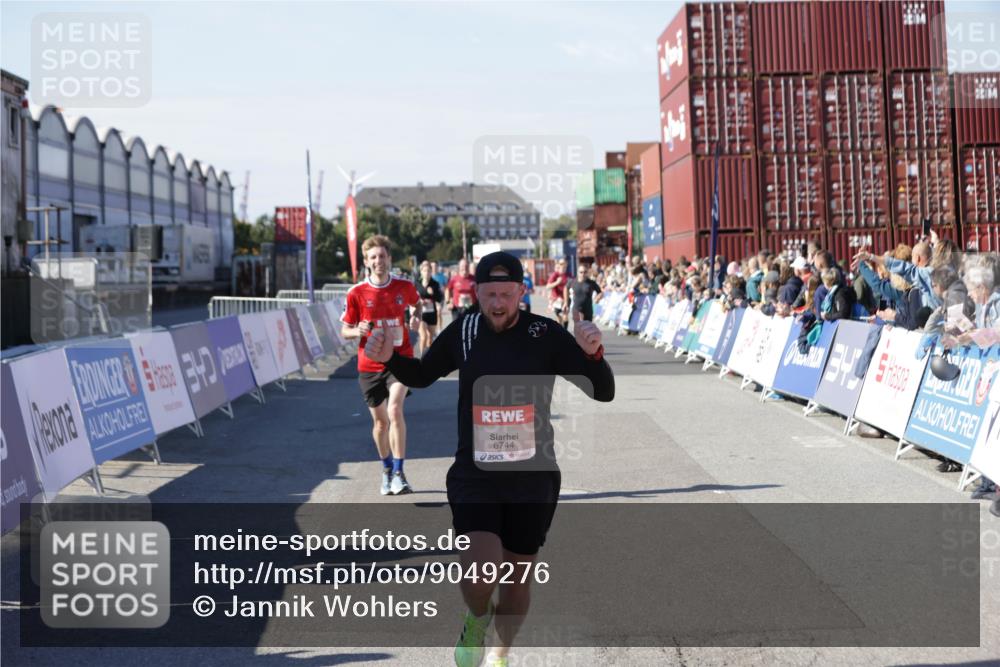 03.10.2025 - Köhlbrandbrückenlauf Jannik Wohlers http://msf.ph/oto/9049276 03.10.2025 13:07:41 Ziel 4159, 4165, 4254, 4263, 4375, 6384, 6744, 6800 meine-sportfotos.de