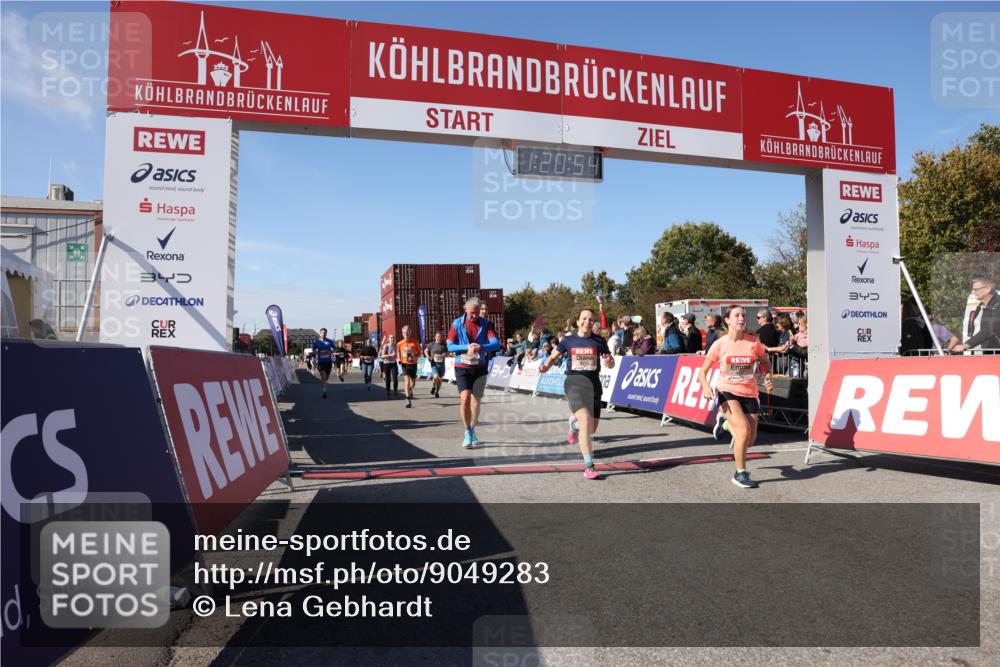 03.10.2025 - Köhlbrandbrückenlauf Lena Gebhardt http://msf.ph/oto/9049283 03.10.2025 13:20:54 Ziel 4646, 4709, 4915, 4916, 5006, 5084, 5130, 5156, 5169, 5377, 5480, 5488, 5501, 5774, 5920, 6703, 6780 meine-sportfotos.de