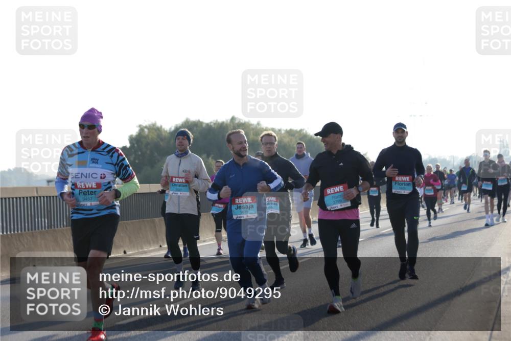 03.10.2025 - Köhlbrandbrückenlauf Jannik Wohlers http://msf.ph/oto/9049295 03.10.2025 09:18:23 Position 3 3457, 1675, 408, 3799 meine-sportfotos.de