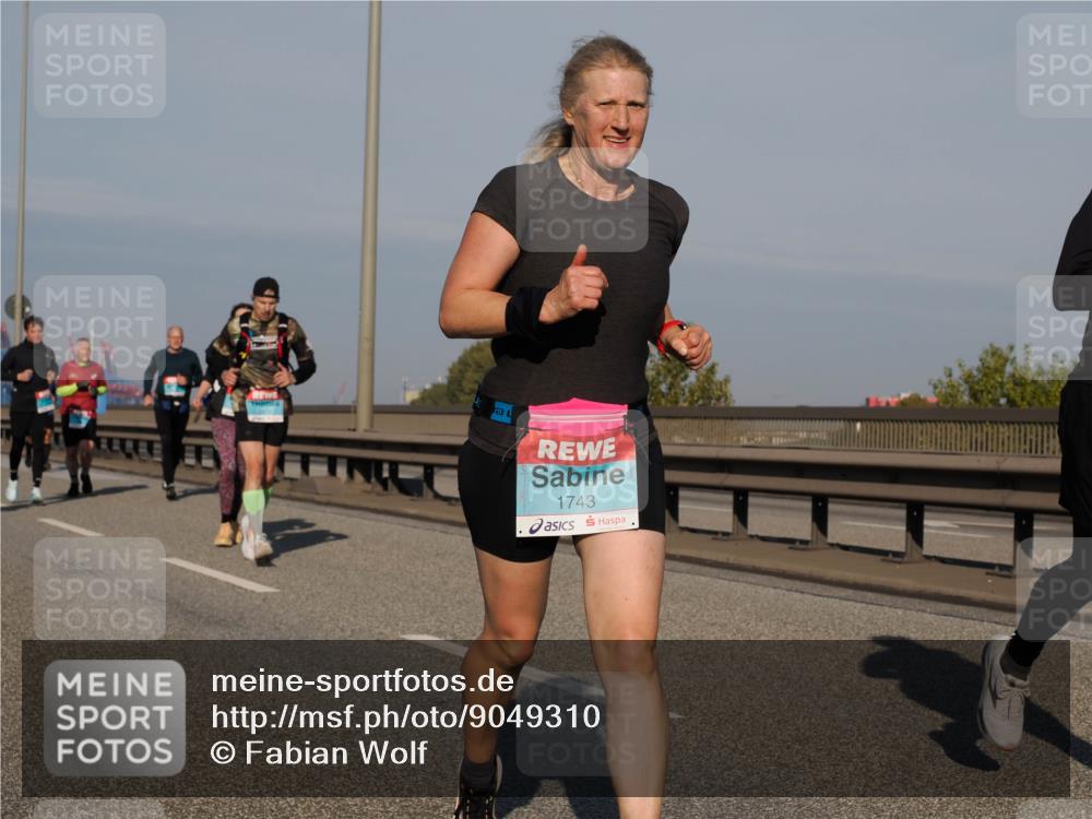 03.10.2025 - Köhlbrandbrückenlauf Fabian Wolf http://msf.ph/oto/9049310 03.10.2025 10:00:55 Position 3 1743 meine-sportfotos.de