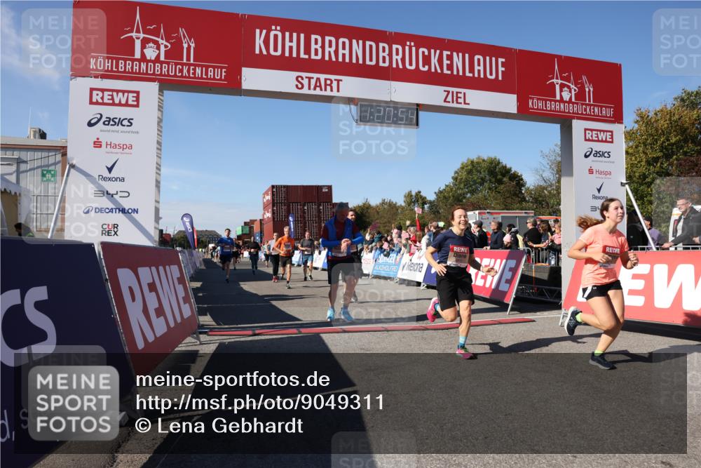 03.10.2025 - Köhlbrandbrückenlauf Lena Gebhardt http://msf.ph/oto/9049311 03.10.2025 13:20:55 Ziel 4709, 4915, 4916, 5006, 5084, 5130, 5156, 5169, 5377, 5480, 5488, 5501, 5774, 6296, 6645, 6646, 6648, 6650, 6703, 6780 meine-sportfotos.de