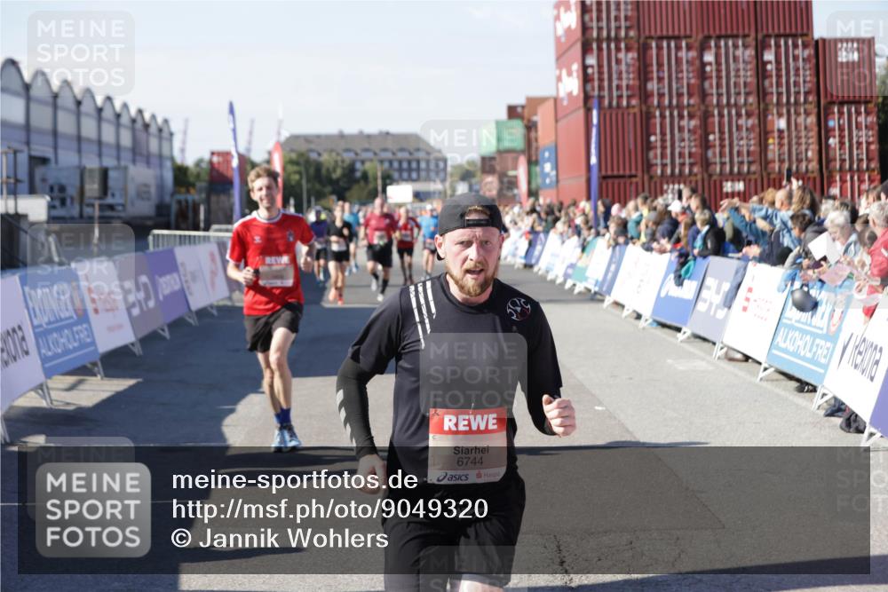 03.10.2025 - Köhlbrandbrückenlauf Jannik Wohlers http://msf.ph/oto/9049320 03.10.2025 13:07:42 Ziel 4159, 4165, 4254, 4263, 4375, 6384, 6744, 6800, 6821 meine-sportfotos.de