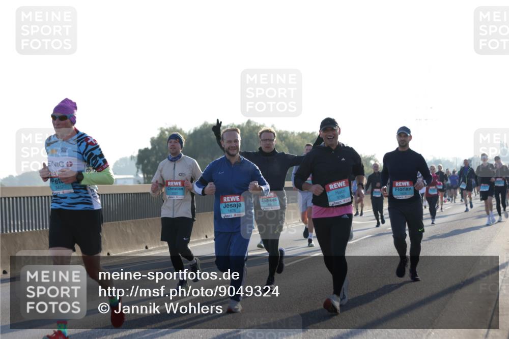 03.10.2025 - Köhlbrandbrückenlauf Jannik Wohlers http://msf.ph/oto/9049324 03.10.2025 09:18:23 Position 3 3457, 9, 1408, 3799, 01605, 1675 meine-sportfotos.de