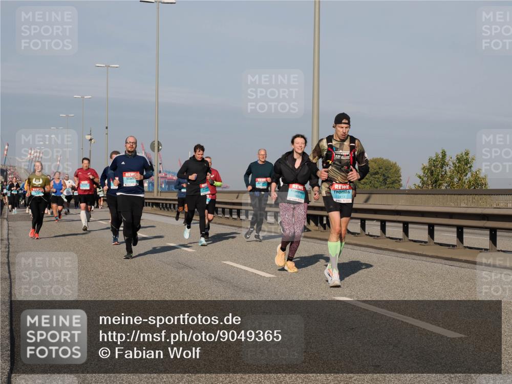 03.10.2025 - Köhlbrandbrückenlauf Fabian Wolf http://msf.ph/oto/9049365 03.10.2025 10:00:56 Position 3 1124, 1834, 2413 meine-sportfotos.de