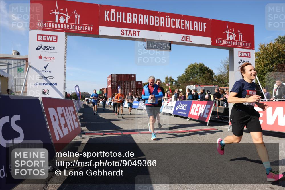03.10.2025 - Köhlbrandbrückenlauf Lena Gebhardt http://msf.ph/oto/9049366 03.10.2025 13:20:55 Ziel 4709, 4915, 4916, 5006, 5084, 5130, 5156, 5169, 5377, 5480, 5488, 5501, 5774, 6296, 6645, 6646, 6648, 6650, 6703, 6780 meine-sportfotos.de