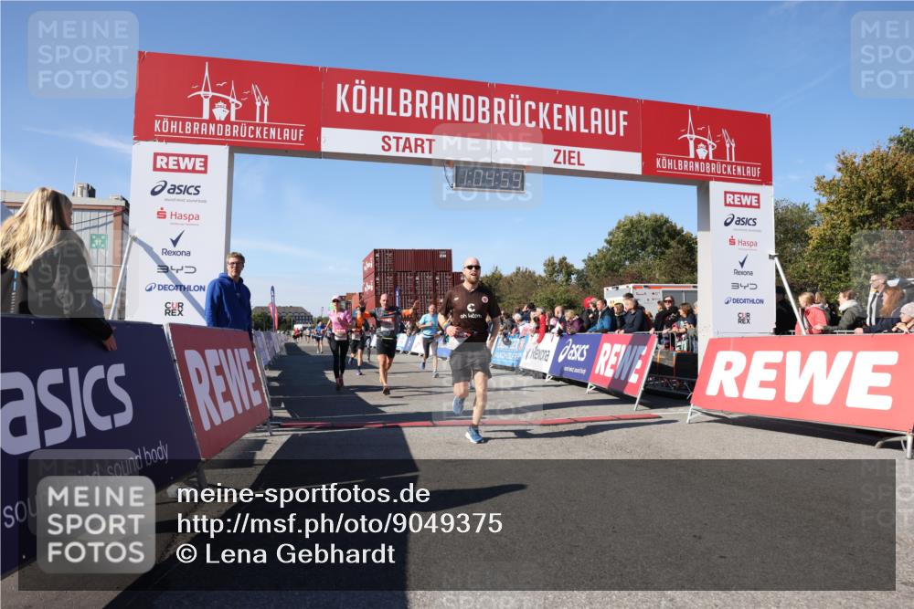 03.10.2025 - Köhlbrandbrückenlauf Lena Gebhardt http://msf.ph/oto/9049375 03.10.2025 13:05:00 Ziel 4175, 4217, 4240, 4751, 5670, 5785, 5951, 5952, 6561, 6719 meine-sportfotos.de