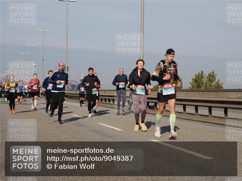 03.10.2025 - Köhlbrandbrückenlauf Fabian Wolf http://msf.ph/oto/9049387 03.10.2025 10:00:57 Position 3 2413, 1834 meine-sportfotos.de