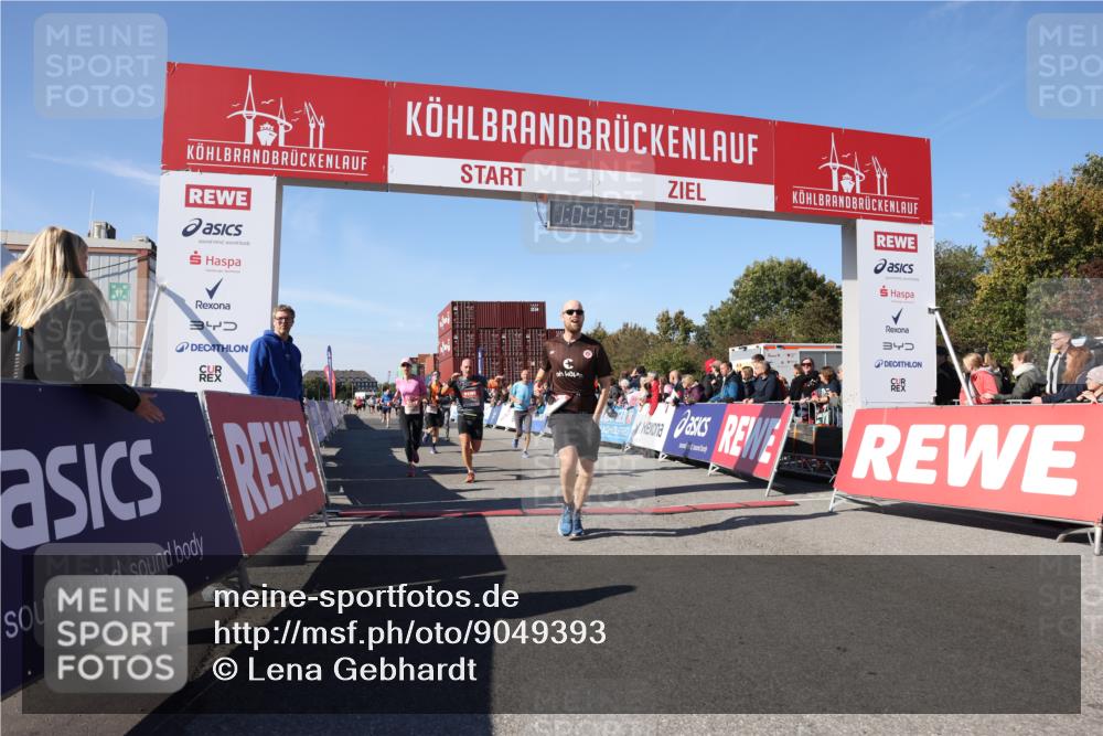 03.10.2025 - Köhlbrandbrückenlauf Lena Gebhardt http://msf.ph/oto/9049393 03.10.2025 13:05:00 Ziel 4175, 4217, 4240, 4751, 5670, 5785, 5951, 5952, 6561, 6719 meine-sportfotos.de