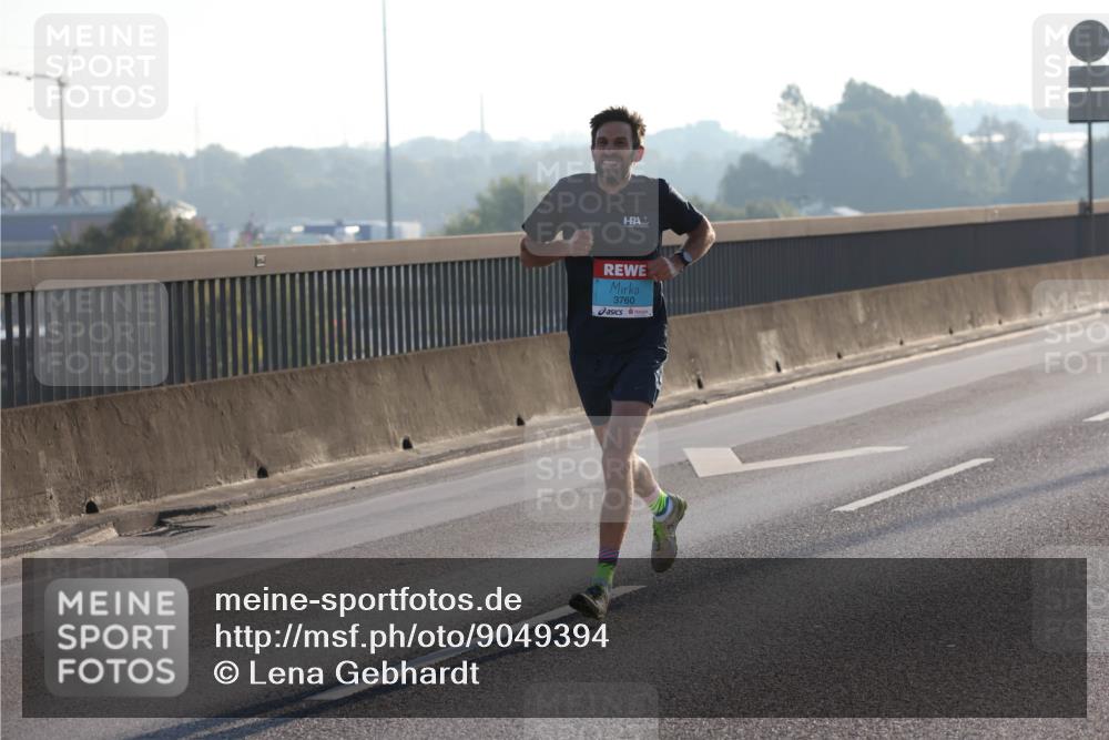 03.10.2025 - Köhlbrandbrückenlauf Lena Gebhardt http://msf.ph/oto/9049394 03.10.2025 09:12:18 Position 1 3760 meine-sportfotos.de