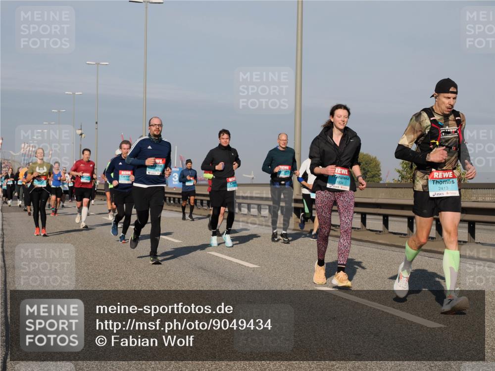 03.10.2025 - Köhlbrandbrückenlauf Fabian Wolf http://msf.ph/oto/9049434 03.10.2025 10:00:57 Position 3 1124, 1834, 2413 meine-sportfotos.de