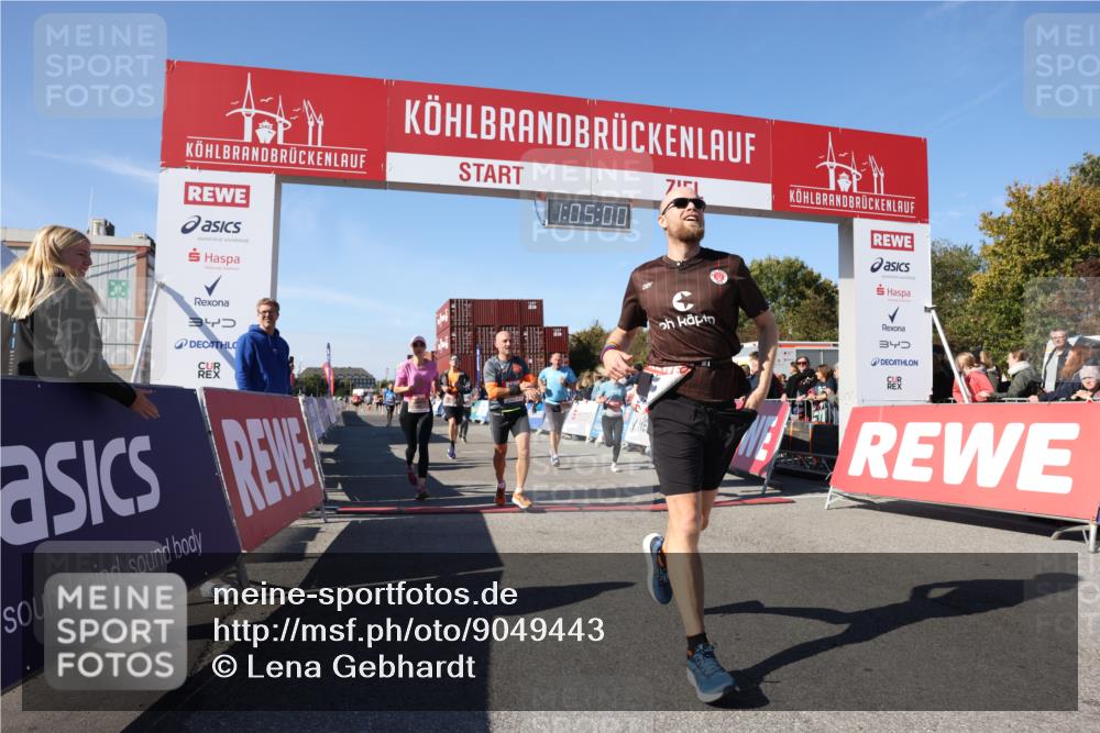 03.10.2025 - Köhlbrandbrückenlauf Lena Gebhardt http://msf.ph/oto/9049443 03.10.2025 13:05:00 Ziel 4175, 4217, 4240, 4751, 5670, 5785, 5951, 5952, 6561, 6719 meine-sportfotos.de