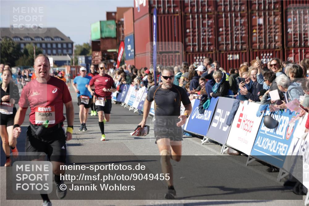 03.10.2025 - Köhlbrandbrückenlauf Jannik Wohlers http://msf.ph/oto/9049455 03.10.2025 13:07:46 Ziel 4159, 4165, 4263, 4310, 4382, 5993, 6120, 6285, 6384, 6651, 6744, 6800, 6821 meine-sportfotos.de