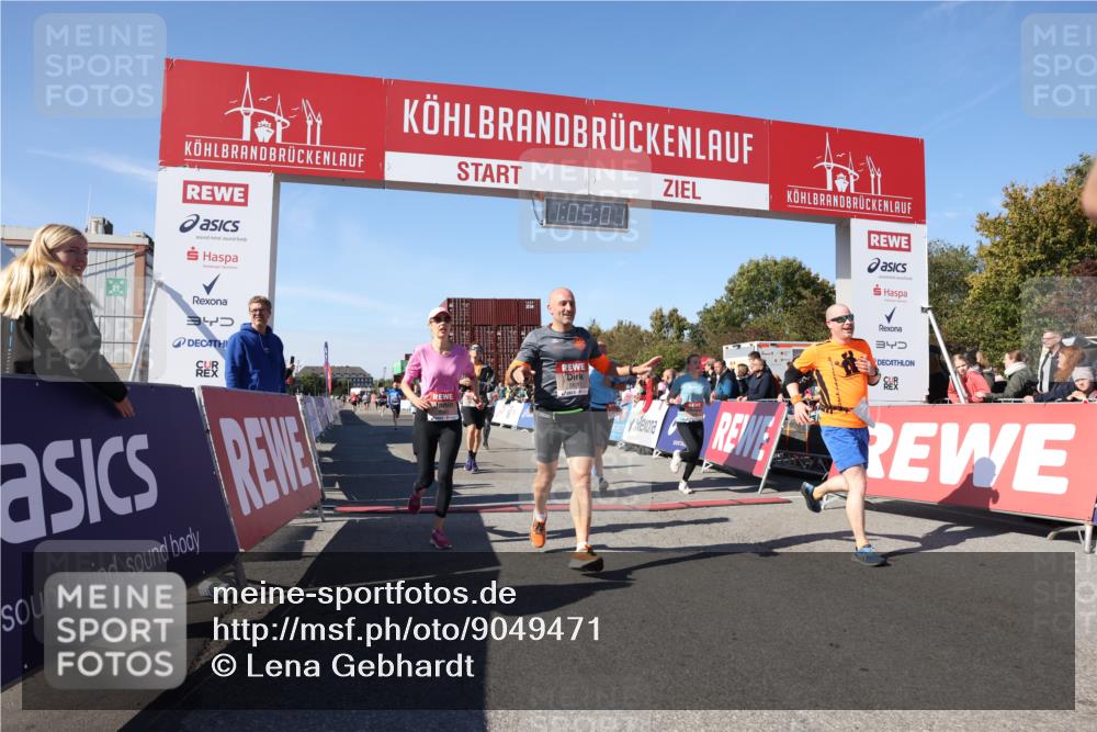 03.10.2025 - Köhlbrandbrückenlauf Lena Gebhardt http://msf.ph/oto/9049471 03.10.2025 13:05:01 Ziel 4098, 4175, 4217, 4240, 4256, 4751, 5670, 5785, 5951, 5952, 6561, 6719 meine-sportfotos.de