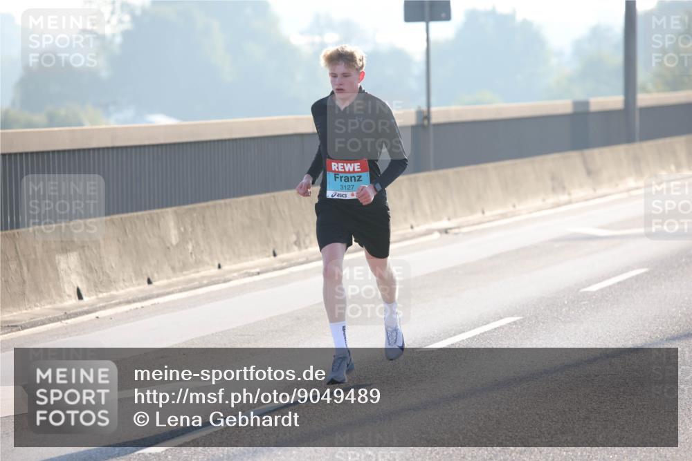 03.10.2025 - Köhlbrandbrückenlauf Lena Gebhardt http://msf.ph/oto/9049489 03.10.2025 09:12:54 Position 1 3127 meine-sportfotos.de